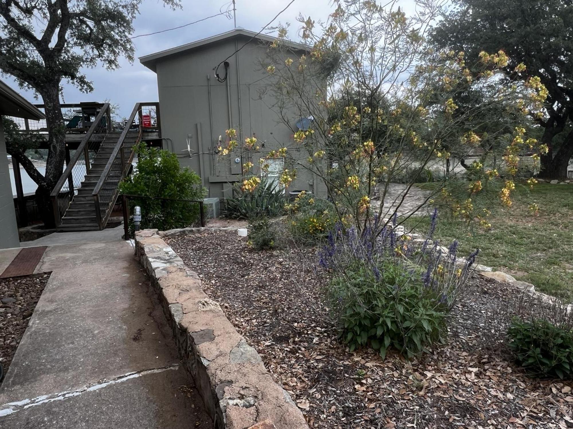 Painted Sky Inn Burnet Exterior photo